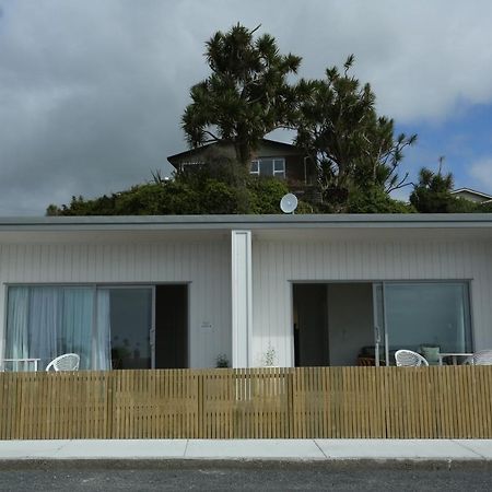 Seascape Accommodation Кака Пойнт Екстериор снимка