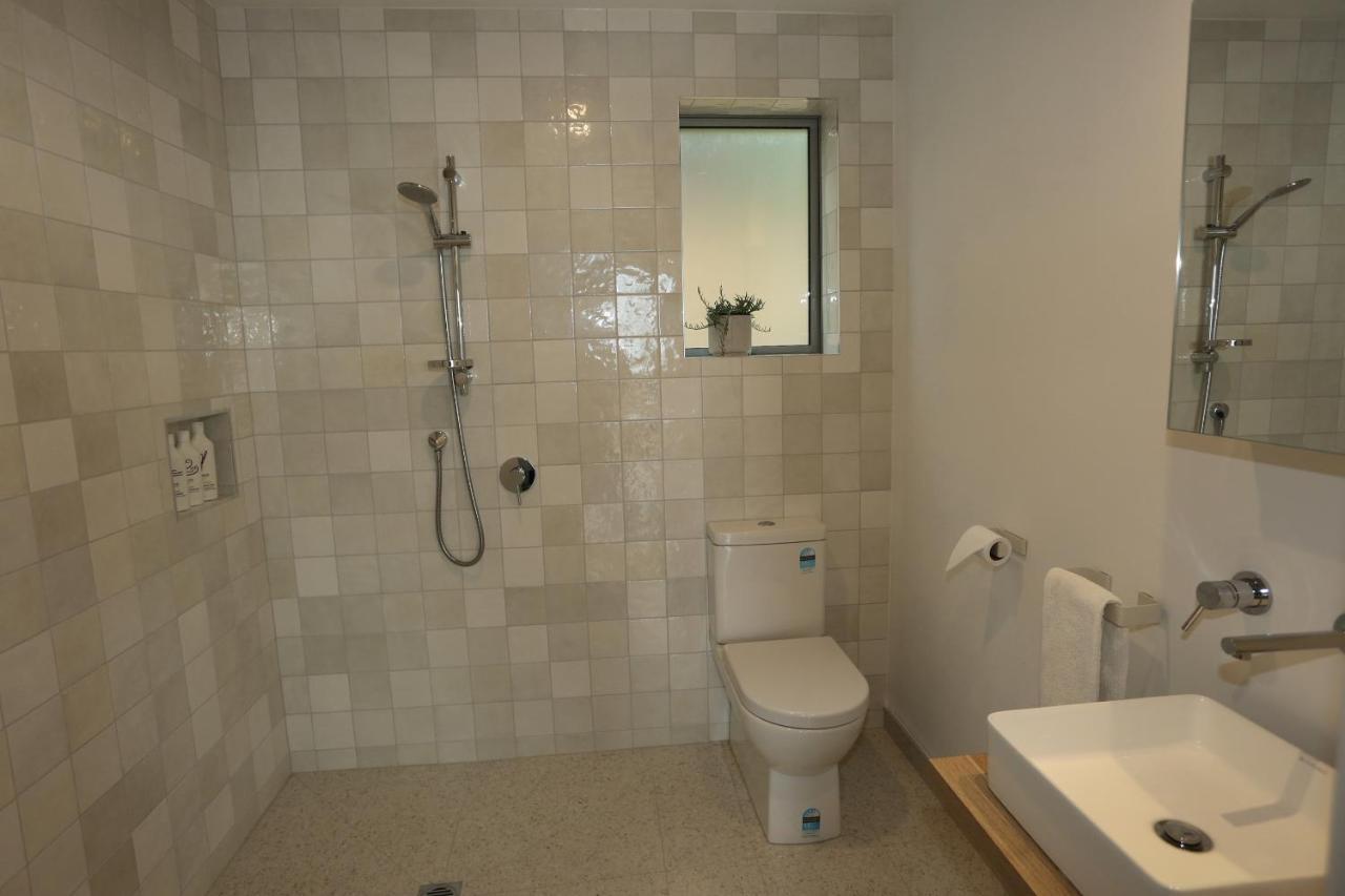 Seascape Accommodation Кака Пойнт Екстериор снимка